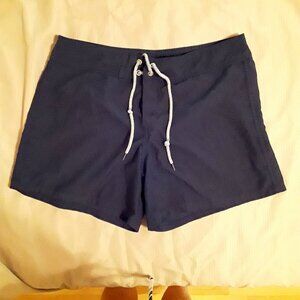 Women's navy board shorts, medium